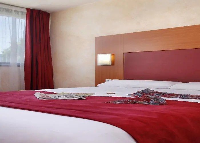 Hotel The Originals City, Le Sextant, Toulouse Sud